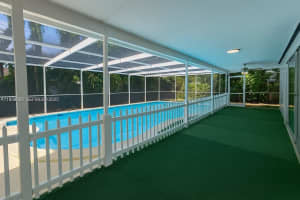 535 Ne 158th St, Miami