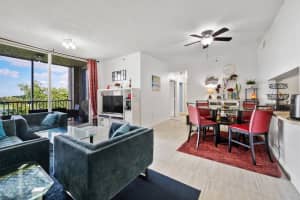 9755 Nw 52nd St 513, Doral