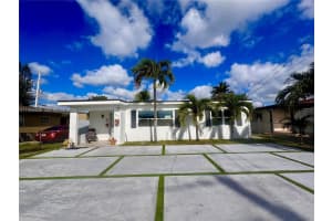 8935 Sw 38th St Miami, FL 33165 - MLS#A11934508