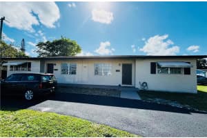 301 Sw 10th Ter 1 Hallandale Beach, FL 33009 - MLS#A11934511