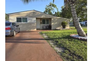 6626 Sw 1st Ct, Pembroke Pines