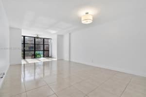 1000 Parkview Dr APT 316, Hallandale Beach, FL 33009, Sold 06/10/26