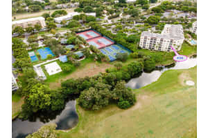 3500 Oaks Clubhouse Dr 308 Pompano Beach, FL 33069 - MLS#A11934723