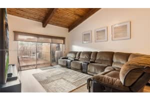 7481 Nw 33rd St 7481, Lauderhill