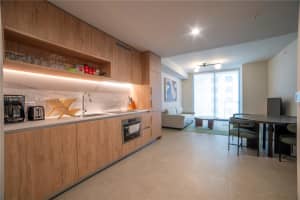 11 NE 6th St #2013, Miami, FL 33132, - MLS#A11934857