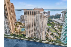 888 Brickell Key Dr 912, Miami