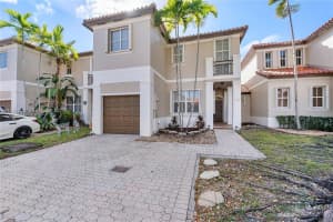 8354 NW 142nd St, Miami Lakes, FL 33016, - MLS#A11934928