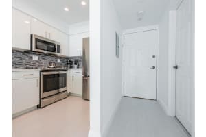 2501 S Ocean Dr 1012(available Jan 4) Hollywood, FL 33019 - MLS#A11934939