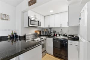 950 Nw 11th St 3b Miami, FL 33136 - MLS#A11934952