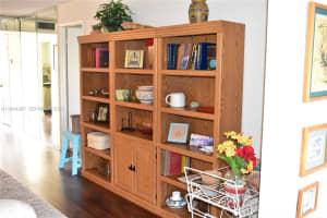 9801 Sunrise Lakes Blvd 305 Sunrise, FL 33322 - MLS#A11934987