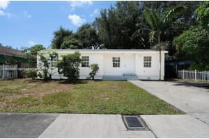 2250 Nw 154th St Miami Gardens, FL 33054 - MLS#A11934994