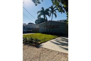 2530 Ne 182nd St 2530 North Miami Beach, FL 33160 - MLS#A11935116