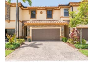 12320 S Village Cir 12320, Davie