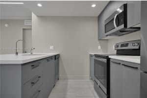 1150 101st St Apartment 503, Bay Harbor Islands, FL 33154, - MLS#A11935185