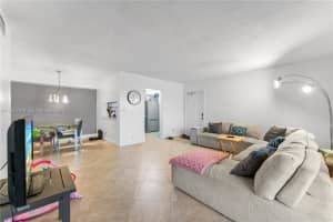 3021 N Oakland Forest Dr 208 Oakland Park, FL 33309 - MLS#A11935199