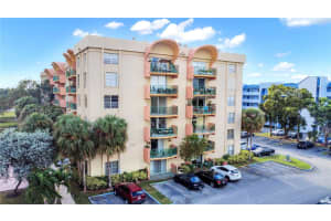 9360 Fontainebleau Blvd APT 101, Miami, FL 33172, - MLS#A11935208