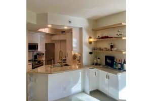 888 Brickell Key Dr APT 802, Miami, FL 33131, - MLS#A11935278