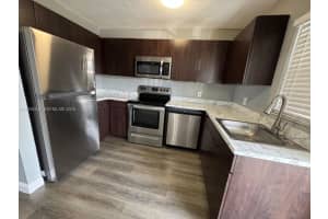 617 Ixoria Ave 19, Fort Pierce