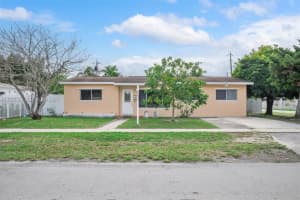 590 W 35th Pl, Hialeah, FL 33012, - MLS#A11935302