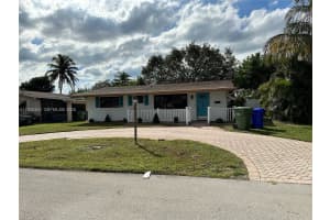 7880 Nw 11th St Hollywood, FL 33024 - Off Market
