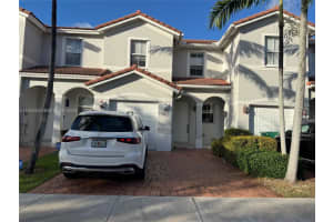 1027 Ne 207th St 1027, Miami 1027 Ne 207th St 1027, Miami