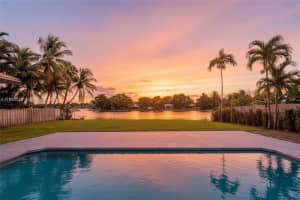 18735 Ne 18th Ave, Miami