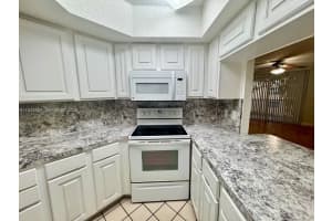 B, 8245 Lake Dr APT 207, Doral, FL 33166, - MLS#A11935587