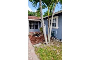 7601 Kimberly Blvd Main North Lauderdale, FL 33068 - MLS#A11935592