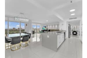 19707 Turnberry Way 21d, Aventura