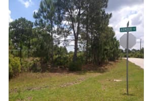 Upson Ter Upson Ter Sarasota, FL 34291 - MLS#A11935624