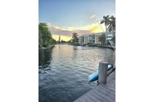 2990 Ne 16th Ave 204, Oakland Park