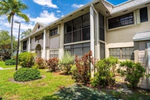 811 199th St , Miami, FL 33179 - MLS#A11935641