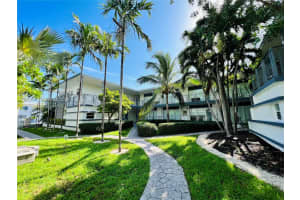 946 Bay Dr 4 Miami Beach, FL 33141 - MLS#A11935647