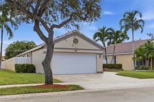 MLS# A11935713, Weston, Florida 33326