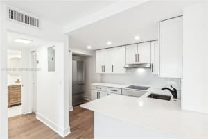 1674 Bay Rd 406 Miami Beach, FL 33139 - MLS#A11935765