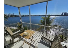 3000 S Marcos Dr P402, Aventura