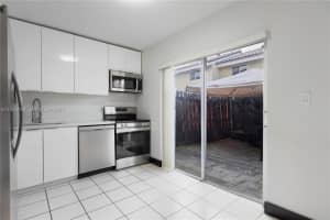 8262 NW 5th Ln APT 392, Miami, FL 33126, - MLS#A11935786