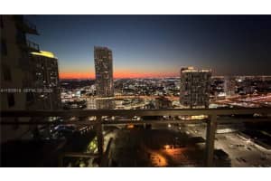 92 Sw 3rd St 3607, Miami