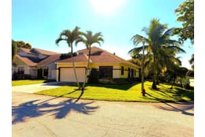 97 Azalea Cir, Boynton Beach
