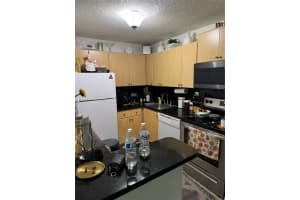 7155 Nw 179th St 112, Hialeah