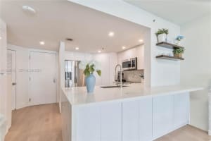 701 Brickell Key Blvd 808, Miami