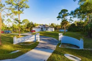 2625 Se 40th Ave, NAPLES