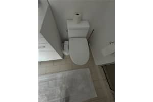 1111 Sw 1 2616, Miami