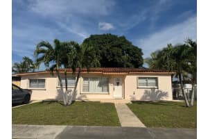 451 W 30th Pl, Hialeah