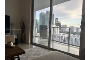1010 Sw 2nd Ave 1702, Miami