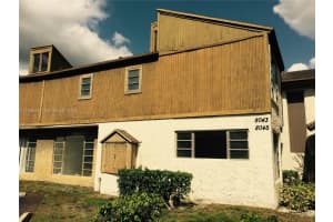 8043 Lagos De Campo Blvd F-3, Tamarac