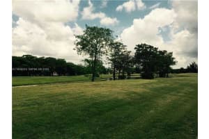 8043 Lagos De Campo Blvd F-3 Tamarac, FL 33321 - MLS#A11936244