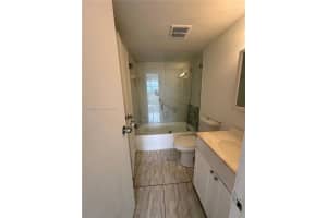 16465 NE 22nd Ave APT 504, North Miami Beach, FL 33160, - MLS#A11936252