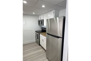 7601 E Treasure Dr 1406, North Bay Village