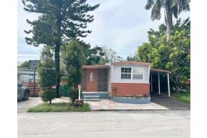 8732 Sw 16th St, Davie